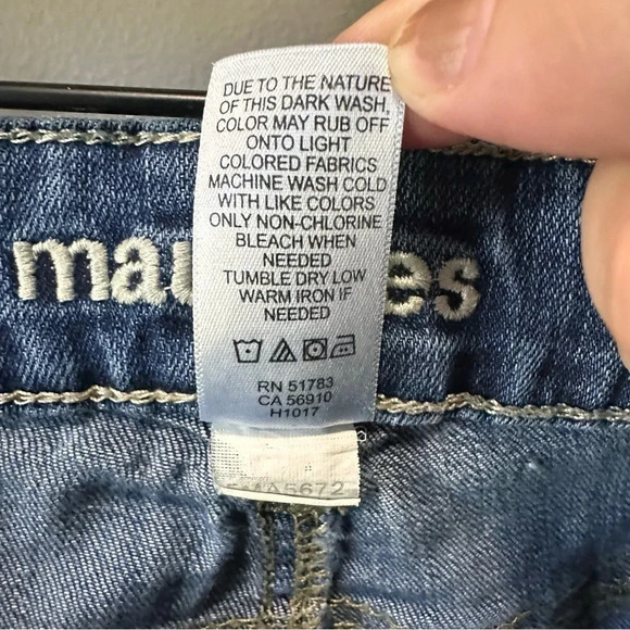 Maurice’s Ankle Cropped Jeans. Medium wash. Cuffed hem. EUC. Size 7/8 - Picture 6 of 6